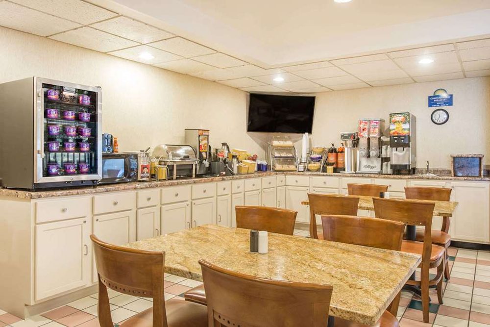 DAYS INN BY WYNDHAM MILAN SANDUSKY SOUTH 43 Photos & 34 Reviews