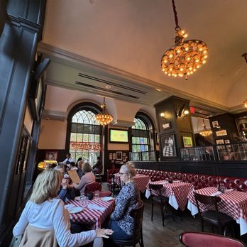 P. J. CLARKE’S - Updated May 2025 - 299 Photos & 226 Reviews - 601 ...