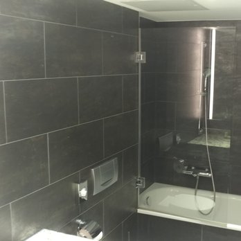 Renaissance Hamburg Hotel - Bathroom at the Renaissance Hamburg Hotel - Hotels Near Me - Hamburg, HH
