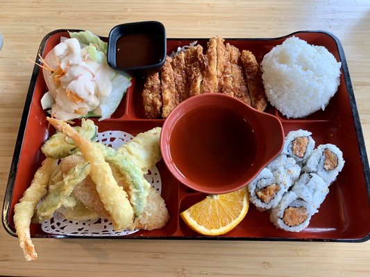 Live Sushi Bar by null