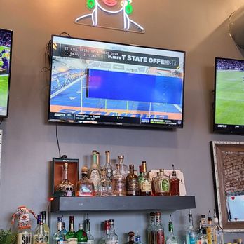 Dos Bandidos - Bar area - Mexican Near Me - Broken Arrow, Oklahoma