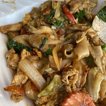 SL Kitchen - E1. Pad Ke Mao (Drunken Noodles) - Thai Near Me - San Leandro, California SL Kitchen - E1. Pad Ke Mao (Drunken Noodles) - Thai Near Me - San Leandro, California