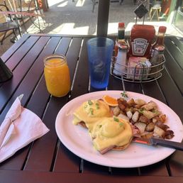 Eggs Benedict