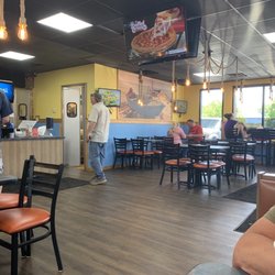 Hooks Fish & Chicken - Trenton - Seating area