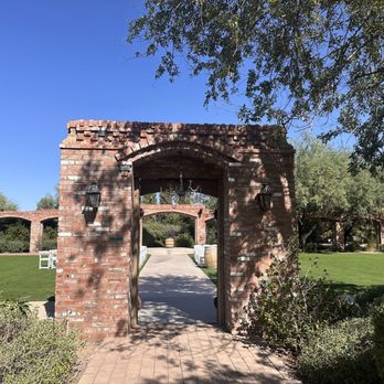 The Windmill Winery Tasting Room - Perfect outdoor wedding - Wine Bars Near Me - Florence, Arizona The Windmill Winery Tasting Room - Perfect outdoor wedding - Wine Bars Near Me - Florence, Arizona