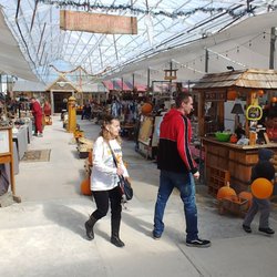Finders Keeper Country Market