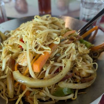 Fan's Restaurant - Singapore noodles - Chinese Near Me - Dartmouth, Nova Scotia