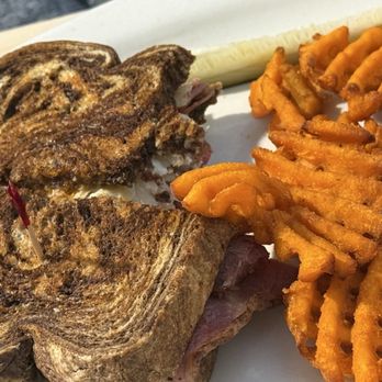 The Toasted Yolk Cafe - Breakfast & Brunch Near Me - Germantown, Tennessee