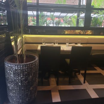 Blend Astoria - Inside - Latin American Near Me - Astoria, New York Blend Astoria - Inside - Latin American Near Me - Astoria, New York