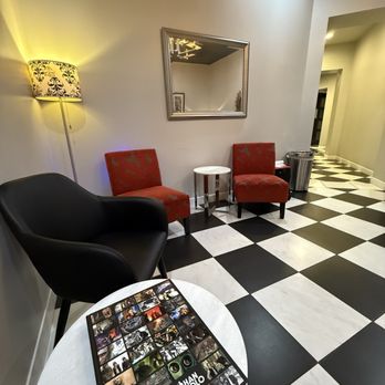 The Wax Parlor - Lobby waiting area - Waxing Near Me - Winter Park, Florida The Wax Parlor - Lobby waiting area - Waxing Near Me - Winter Park, Florida