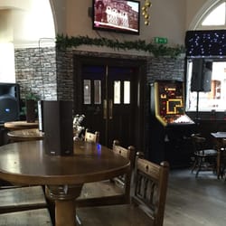 Hemingways Public House