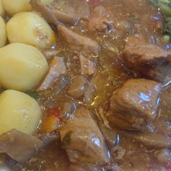 Genz - Tagesmenü am 06.05.2019 : Gulasch mit Bohnen und Kartoffeln