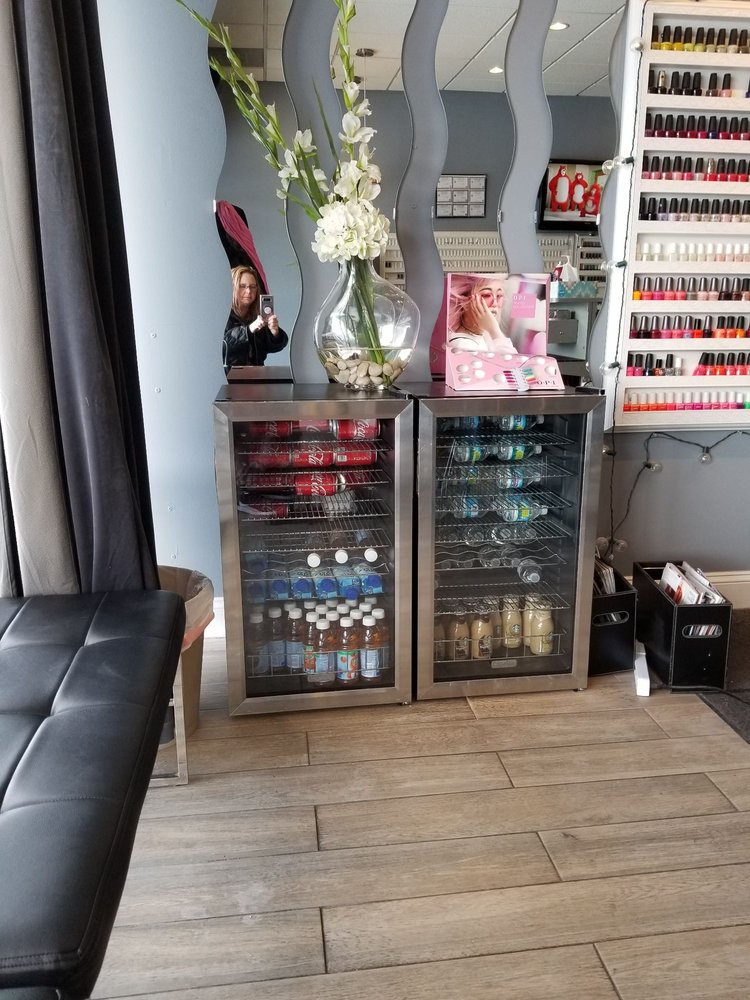 LOVELY NAILS - 44 Photos & 71 Reviews - Nail Salons - 1250 W Lake St