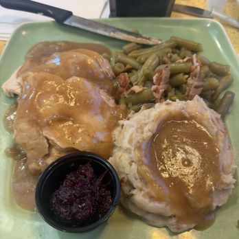 Polly's Pies - Traditional Roasted Turkey Dinner - American Near Me - Norco, California