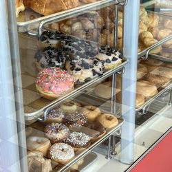 Lee's Donuts