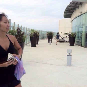 Beach Palace Cancun - My friend checking out the top floor and views! - Resorts Near Me - Cancún, ROO