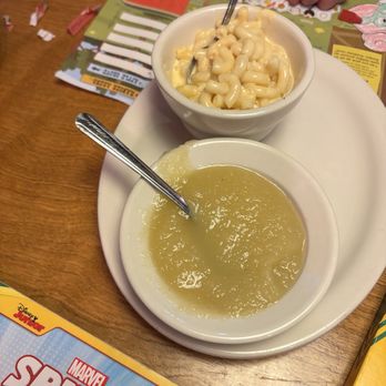 Texas Roadhouse - Kids Mac & Cheese and applesauce - Steakhouses Near Me - Phoenix, Arizona Texas Roadhouse - Kids Mac & Cheese and applesauce - Steakhouses Near Me - Phoenix, Arizona