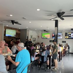Coastal Wing & Spirits - Great crowd and friendly people