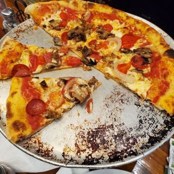 Ike’s Artisan Pizza - Bars Near Me - Middlesboro, Kentucky Ike’s Artisan Pizza - Bars Near Me - Middlesboro, Kentucky