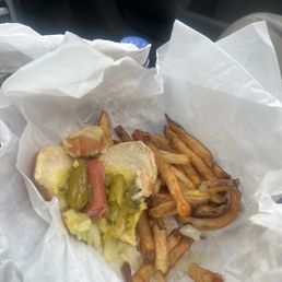 Single dog with fries Single dog with fries