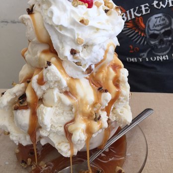 Superior Dairy - Regular caramel sundae - Ice Cream & Frozen Yogurt Near Me - Hanford, California Superior Dairy - Regular caramel sundae - Ice Cream & Frozen Yogurt Near Me - Hanford, California
