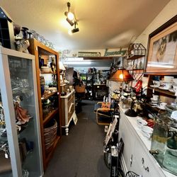 Bear Wallow Antiques & Things