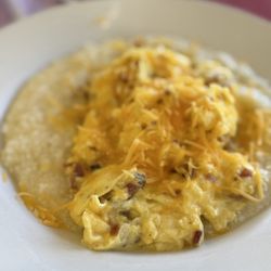 East Shore Cafe - Grits Bowl with scrambled eggs and bacon