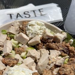 TASTE - Goat Cheese Salad with chicken
