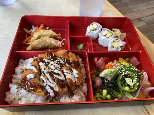 Hilo Poke & Sushi by null