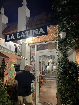 La Latina by null