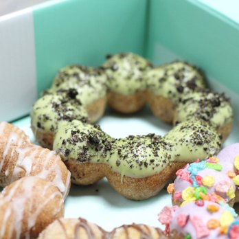 Dochi - Match Oreo - Donuts Near Me - Seattle, Washington