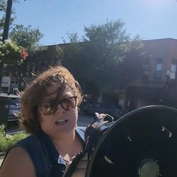 Bold And Curvy Boutique - The cruel individual who violently harassed the citizen.