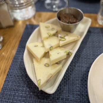 Casa Leya - Pistachio cheese with fig spread - Italian Near Me - Nice, 06