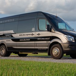 AHA Tours - Small Group Tours