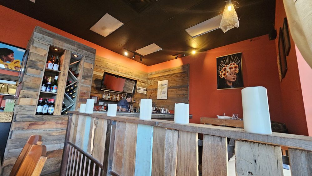 Pimienta Bistro & Bar