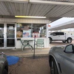 Roberts Drive-In - Outside
