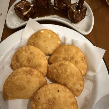 Tordesilhas - Comissao de Frente and Bolinho Errado com Aioli de Pequi - Brazilian Near Me - São Paulo, SP Tordesilhas - Comissao de Frente and Bolinho Errado com Aioli de Pequi - Brazilian Near Me - São Paulo, SP