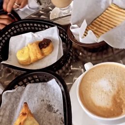 Cafecito y Empanadas Cafecito y Empanadas