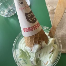 Omg pistachio ice cream! I haven't had it in years. So many pistachios.