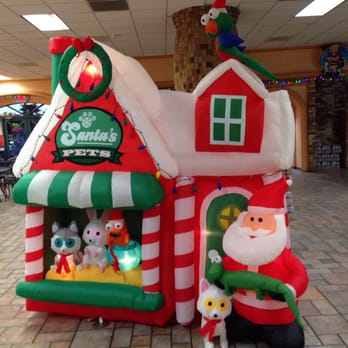 Death Valley Nut & Candy - Decorated for the holidays - Candy Stores Near Me - Beatty, Nevada Death Valley Nut & Candy - Decorated for the holidays - Candy Stores Near Me - Beatty, Nevada