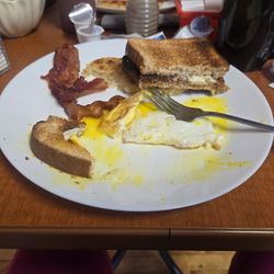 Louann's Cafe - Basic breakfast