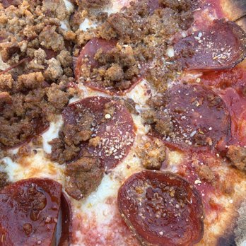 Boone Dog Pizza - Pizza Near Me - Sisters, Oregon