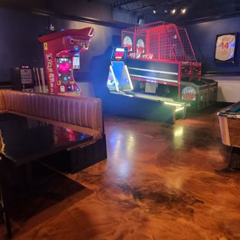 Social Bar And Grill - Games - Sports Bars Near Me - St Louis, Missouri Social Bar And Grill - Games - Sports Bars Near Me - St Louis, Missouri