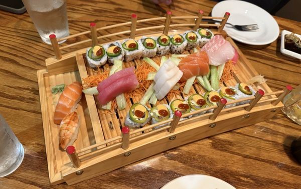 Black Ginger Sushi Bar and Asian fusion by null