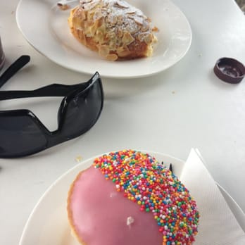 Louttit Bay Bakery - Nice deserts - Bakeries Near Me - Lorne, VIC