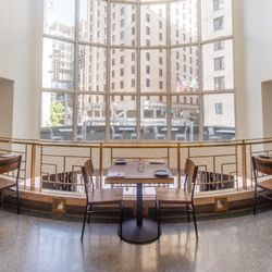 Cliff's Lounge & Oyster Bar