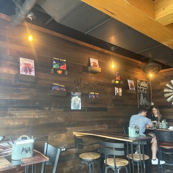 Farmhouse Cafe - Breakfast & Brunch Near Me - Honolulu, Hawaii