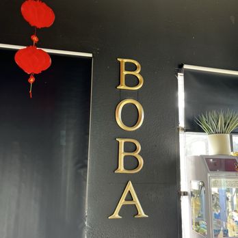 Luxe Boba - Inside decorations - Coffee & Tea Near Me - San Diego, California Luxe Boba - Inside decorations - Coffee & Tea Near Me - San Diego, California
