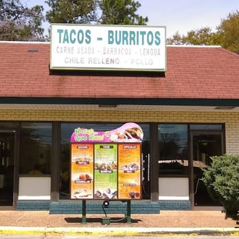 El Taco Veloz - Sidewalk view. - Mexican Near Me - Smyrna, Georgia
