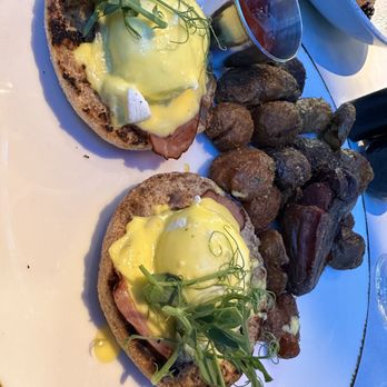 Dirty Habit DC - Eggs Benny "Old Habits Benedict" - Cocktail Bars Near Me - Washington, DC, District of Columbia Dirty Habit DC - Eggs Benny "Old Habits Benedict" - Cocktail Bars Near Me - Washington, DC, District of Columbia